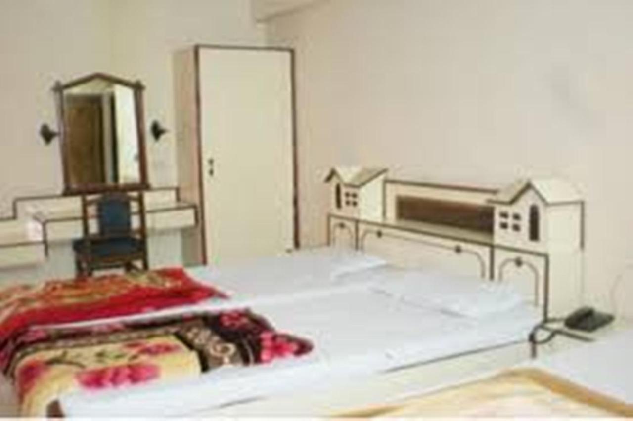 Hotel Shivlok Rishīkesh Zewnętrze zdjęcie